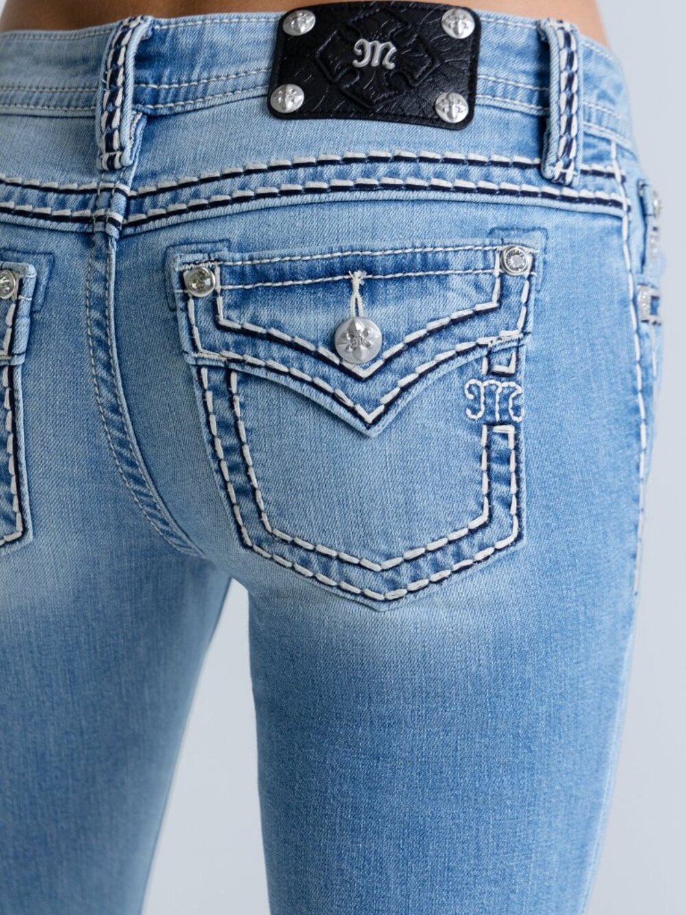 Miss Me Light Wash Cleo Stitched Low Rise Bootcut Jeans 31x32 EUC!!